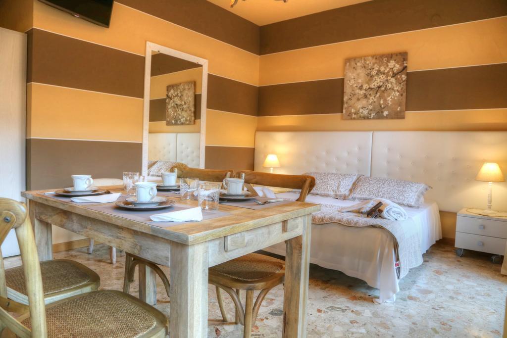 La Casetta Di Lina Rooms And Apartments Werona Zewnętrze zdjęcie