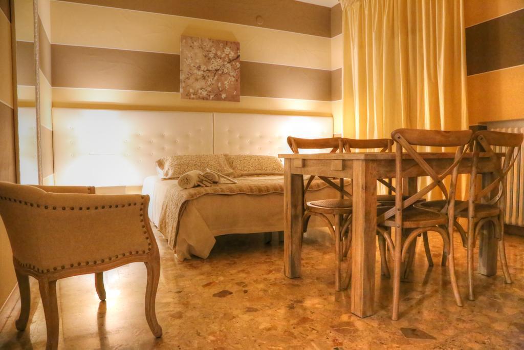 La Casetta Di Lina Rooms And Apartments Werona Zewnętrze zdjęcie