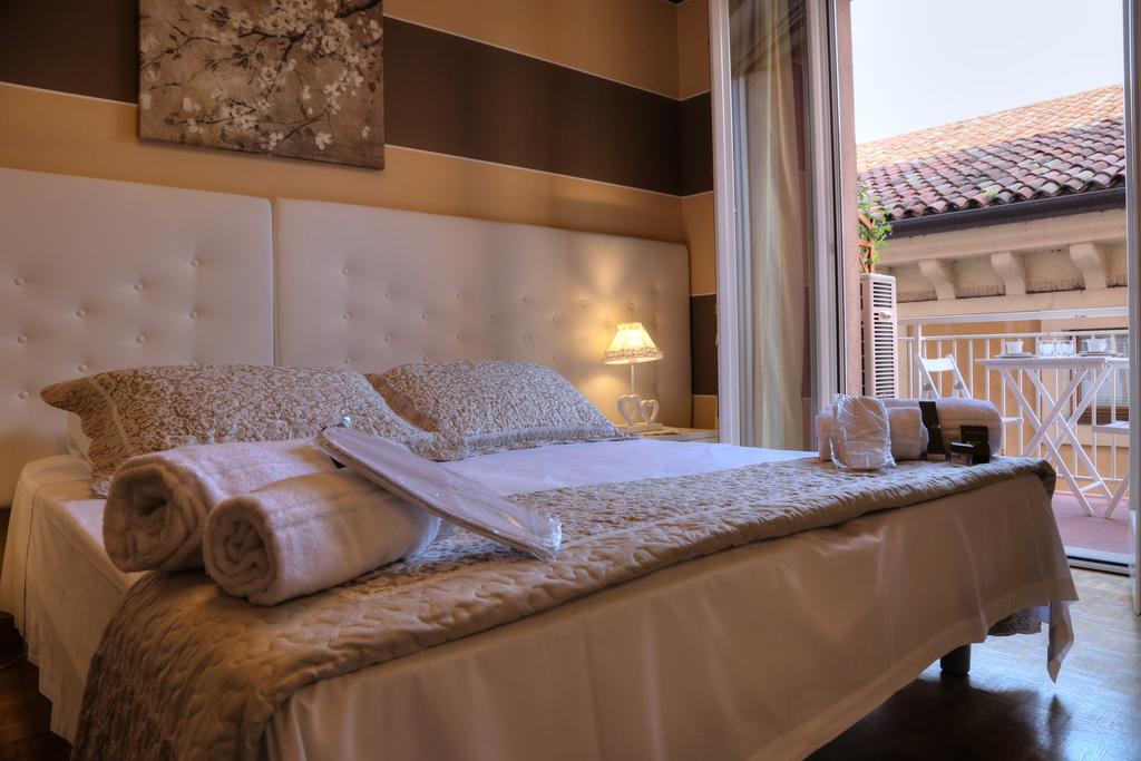 La Casetta Di Lina Rooms And Apartments Werona Zewnętrze zdjęcie