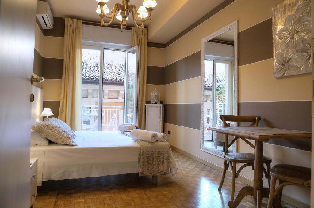 La Casetta Di Lina Rooms And Apartments Werona Zewnętrze zdjęcie
