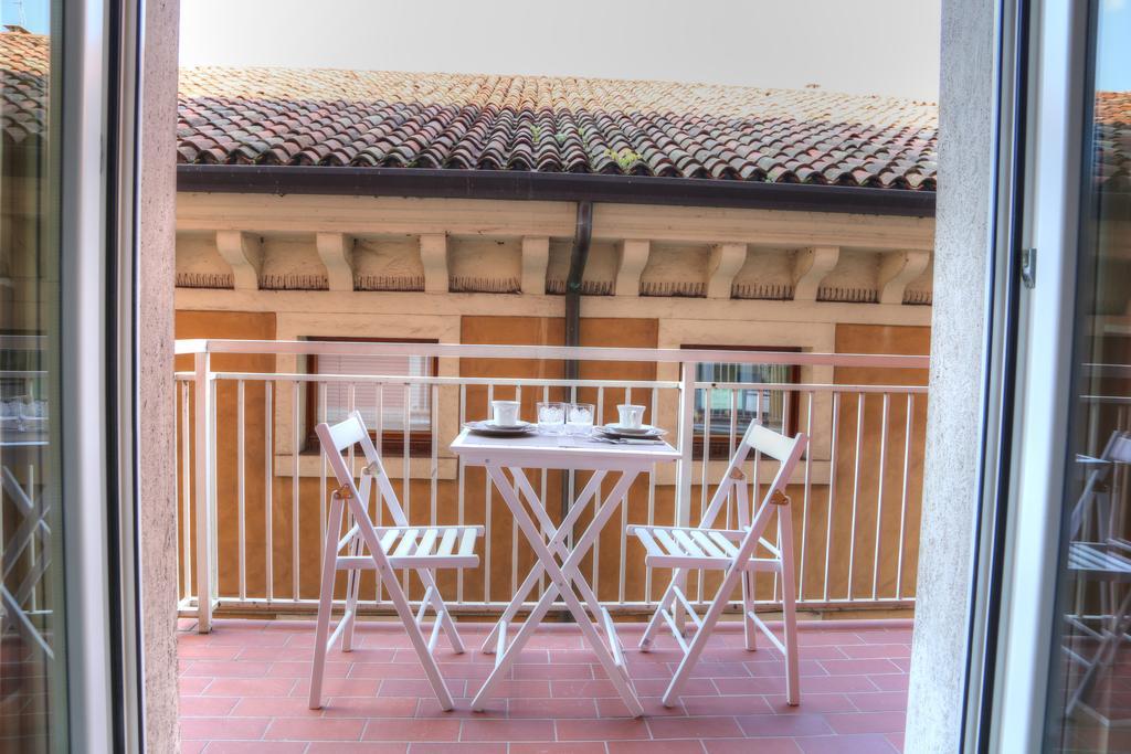 La Casetta Di Lina Rooms And Apartments Werona Zewnętrze zdjęcie