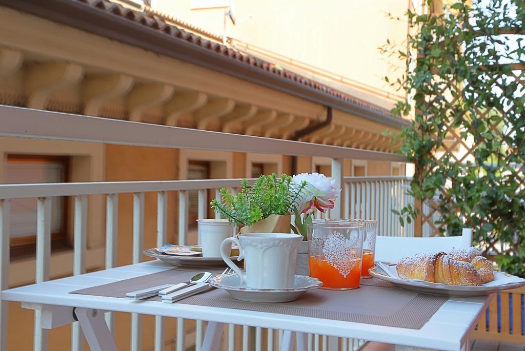 La Casetta Di Lina Rooms And Apartments Werona Zewnętrze zdjęcie